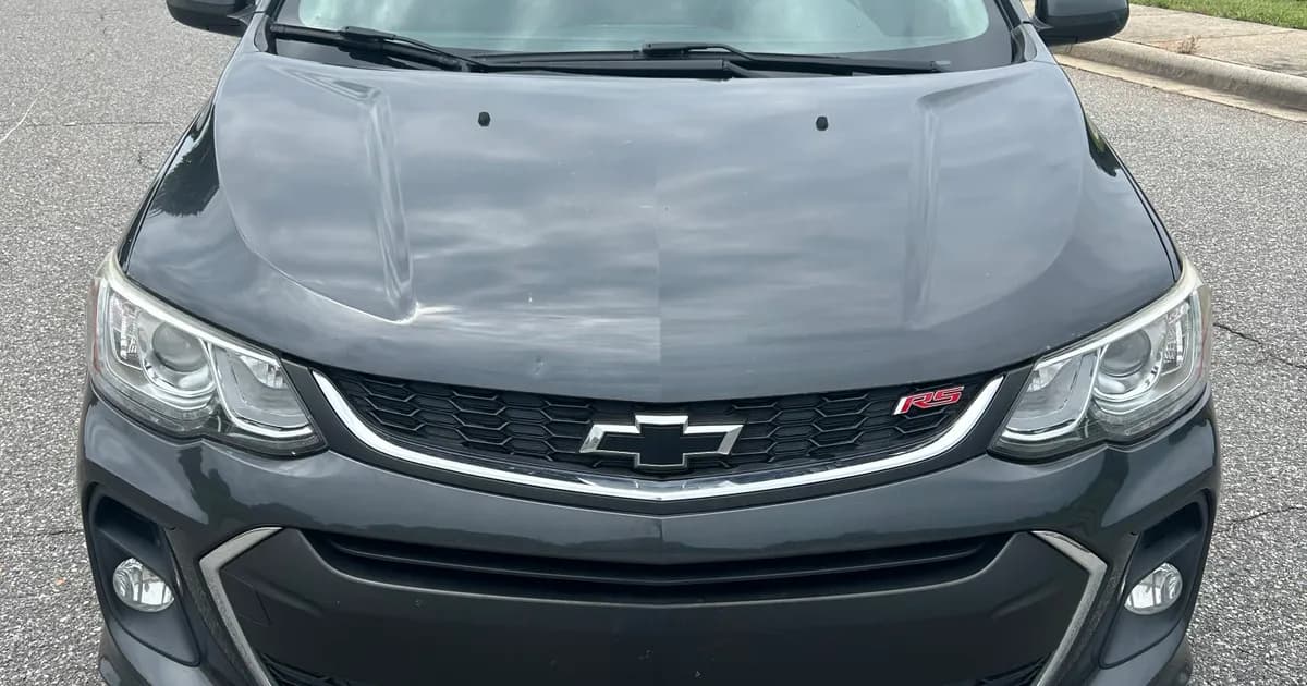 2018 Chevrolet Sonic photo 2